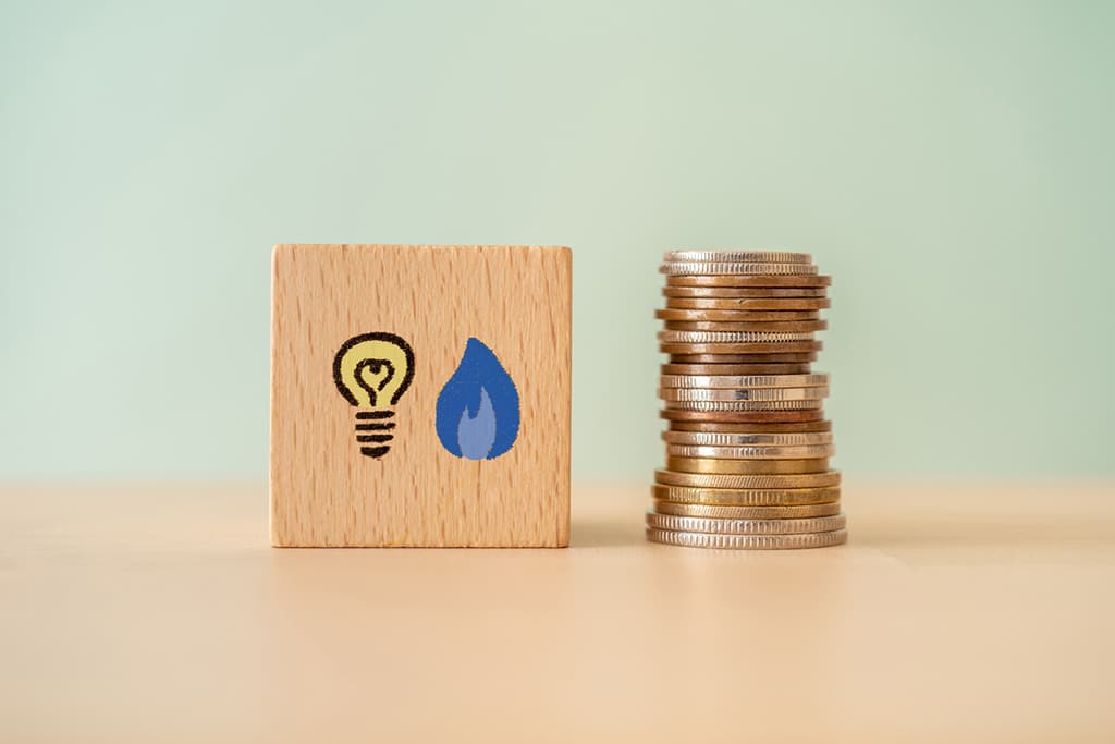 夏を過ぎると電気代またも上昇？ 太陽光発電とエコキュート、蓄電池で光熱費UPを回避！！
