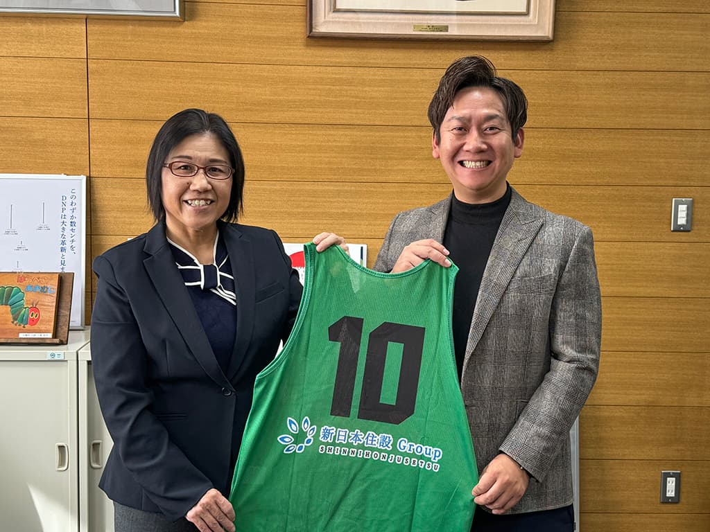 【CSR】姫路市内の小中学校(全19校)にビブスを寄贈しました